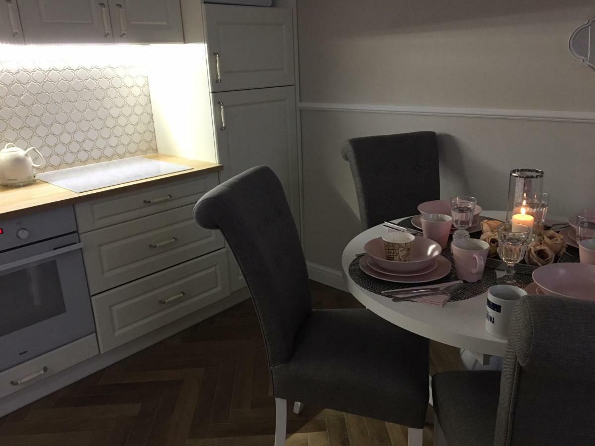 Family & Business Sauna Apartments Sienkiewicza No1 Centrum Plac Lliteratow- Piekny Apartament - 1 Bedroom With Private Sauna, Bath With Hydromassage, Parking Kielce Bagian luar foto